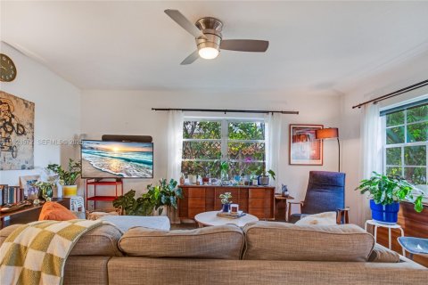 Villa ou maison à vendre à Fort Lauderdale, Floride: 2 chambres, 120.03 m2 № 1988722 - photo 14