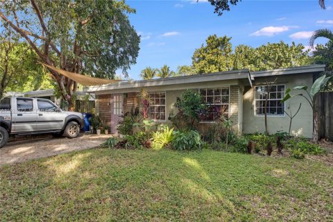Villa ou maison à vendre à Fort Lauderdale, Floride: 2 chambres, 120.03 m2 № 1988722 - photo 2