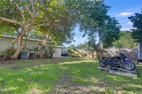 Villa ou maison à vendre à Fort Lauderdale, Floride: 2 chambres, 120.03 m2 № 1988722 - photo 8