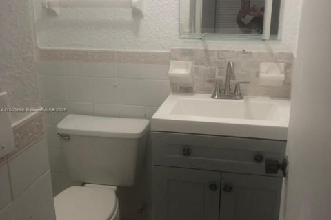 Condo in Sunny Isles Beach, Florida, 2 bedrooms № 2016015 - photo 15