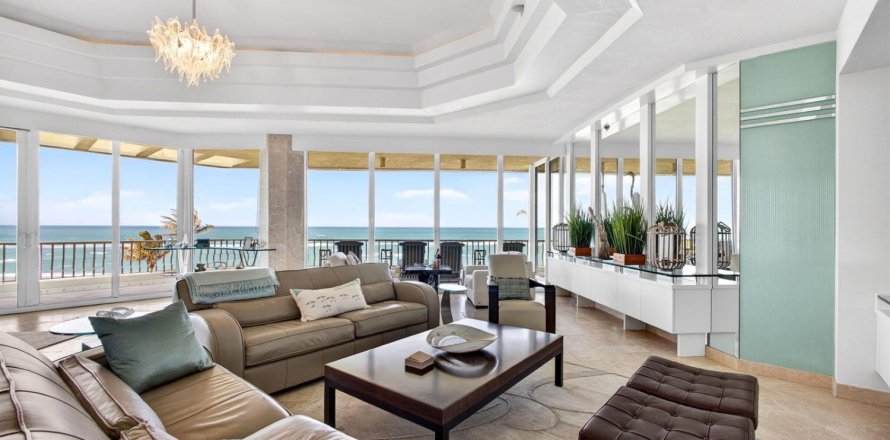 Condo in Stuart, Florida, 3 bedrooms  № 2260077