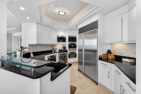 Condo in Stuart, Florida, 3 bedrooms  № 2260077 - photo 16