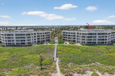 Condo in Stuart, Florida, 3 bedrooms  № 2260077 - photo 6