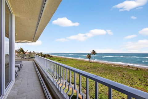 Condo in Stuart, Florida, 3 bedrooms  № 2260077 - photo 26