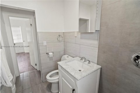 Apartment in North Miami, Florida 1 bedroom, 250.56 sq.m. № 1920509 - photo 8