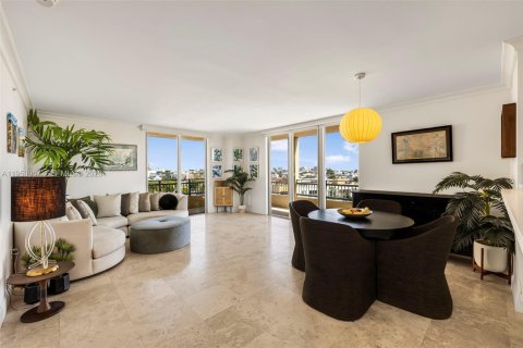 Купить кондоминиум в Майами-Бич, Флорида 2 спальни, 104.98м2, № 2056811 - фото 3