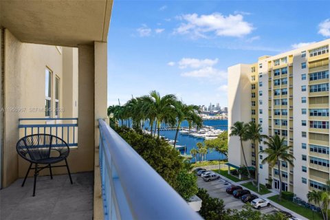 Купить кондоминиум в Майами-Бич, Флорида 2 спальни, 104.98м2, № 2056811 - фото 28