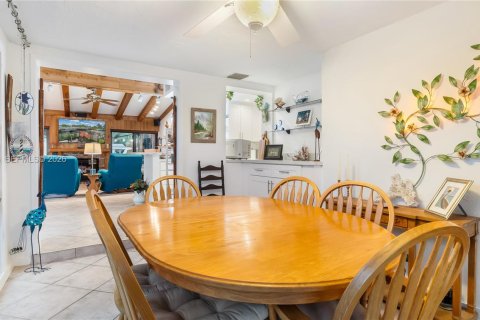 House in Fort Lauderdale, Florida 3 bedrooms, 113.53 sq.m. № 2003644 - photo 13