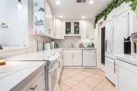 House in Fort Lauderdale, Florida 3 bedrooms, 113.53 sq.m. № 2003644 - photo 9