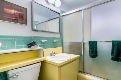 House in Fort Lauderdale, Florida 3 bedrooms, 113.53 sq.m. № 2003644 - photo 24