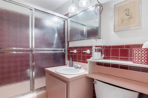 House in Fort Lauderdale, Florida 3 bedrooms, 113.53 sq.m. № 2003644 - photo 20