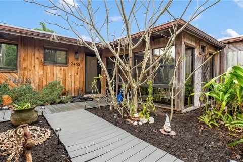 House in Fort Lauderdale, Florida 3 bedrooms, 113.53 sq.m. № 2003644 - photo 2