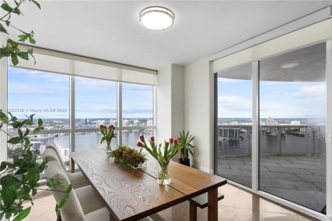 Condo in Sunny Isles Beach, Florida, 3 bedrooms  № 1933381 - photo 20