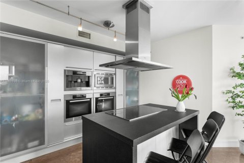 Condo in Sunny Isles Beach, Florida, 3 bedrooms  № 1933381 - photo 15