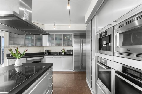 Condo in Sunny Isles Beach, Florida, 3 bedrooms  № 1933381 - photo 18