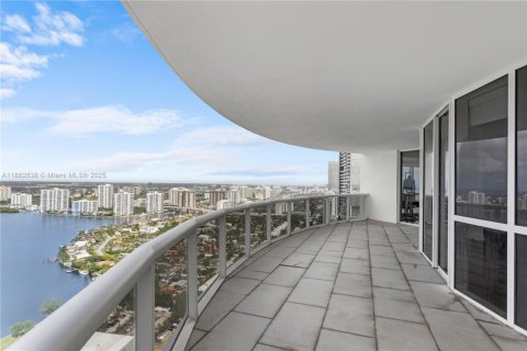 Condo in Sunny Isles Beach, Florida, 3 bedrooms  № 1933381 - photo 6