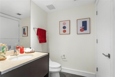 Condo in Sunny Isles Beach, Florida, 3 bedrooms  № 1933381 - photo 21
