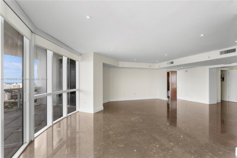 Condo in Sunny Isles Beach, Florida, 3 bedrooms  № 1933381 - photo 9