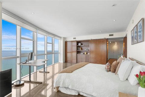 Condo in Sunny Isles Beach, Florida, 3 bedrooms  № 1933381 - photo 25