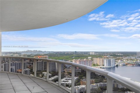 Condo in Sunny Isles Beach, Florida, 3 bedrooms  № 1933381 - photo 3