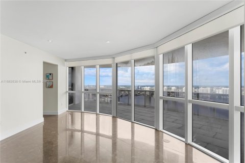 Condo in Sunny Isles Beach, Florida, 3 bedrooms  № 1933381 - photo 8