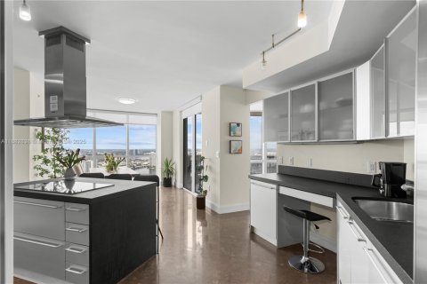 Condo in Sunny Isles Beach, Florida, 3 bedrooms  № 1933381 - photo 13