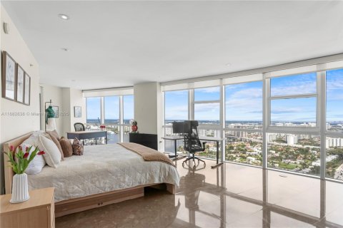 Condo in Sunny Isles Beach, Florida, 3 bedrooms  № 1933381 - photo 23