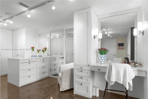 Condo in Sunny Isles Beach, Florida, 3 bedrooms  № 1933381 - photo 30