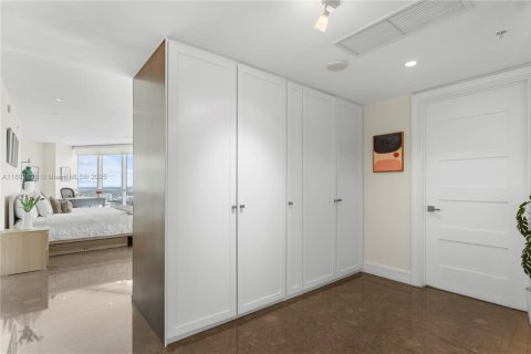 Condo in Sunny Isles Beach, Florida, 3 bedrooms  № 1933381 - photo 29