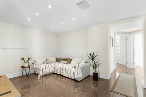 Condo in Sunny Isles Beach, Florida, 3 bedrooms  № 1933381 - photo 12