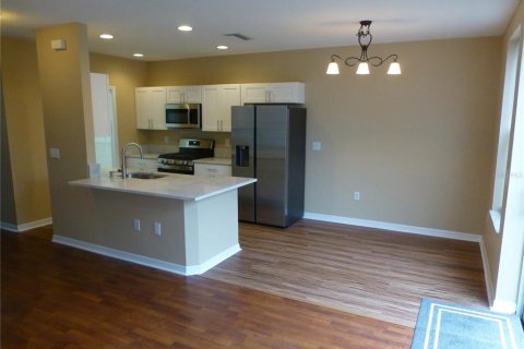 Touwnhouse à louer à Tampa, Floride: 3 chambres, 134.89 m2 № 2433315 - photo 10