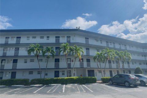 Condo in Miami, Florida, 1 bedroom № 2019360