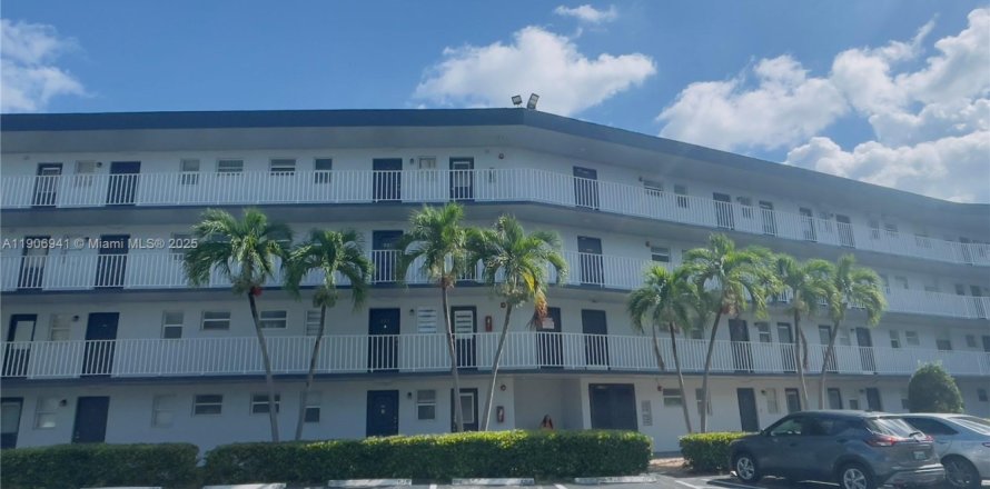 Condo in Miami, Florida, 1 bedroom  № 2019360