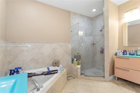 Touwnhouse à vendre à Miami, Floride: 3 chambres, 223.34 m2 № 1781701 - photo 16
