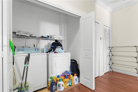 Touwnhouse à vendre à Miami, Floride: 3 chambres, 223.34 m2 № 1781701 - photo 12