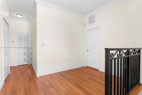 Touwnhouse à vendre à Miami, Floride: 3 chambres, 223.34 m2 № 1781701 - photo 8