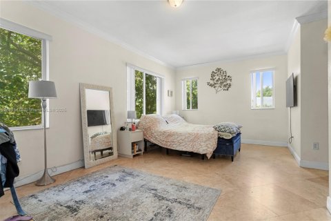 Touwnhouse à vendre à Miami, Floride: 3 chambres, 223.34 m2 № 1781701 - photo 13