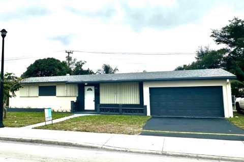 Casa en Miami Gardens, Florida 4 dormitorios, 104.52 m2 № 2002738