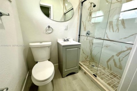 Casa en venta en Miami Gardens, Florida, 4 dormitorios, 104.52 m2 № 2002738 - foto 8