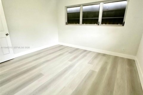 Casa en venta en Miami Gardens, Florida, 4 dormitorios, 104.52 m2 № 2002738 - foto 10