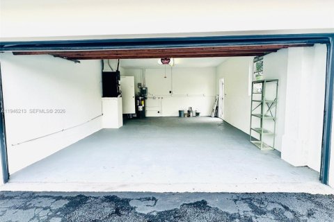 Casa en venta en Miami Gardens, Florida, 4 dormitorios, 104.52 m2 № 2002738 - foto 16