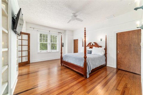 House in Ocala, Florida 5 bedrooms, 453.73 sq.m. № 1812786 - photo 25