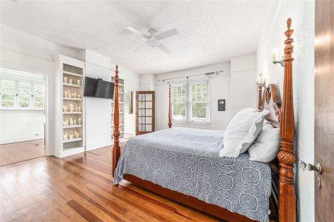 House in Ocala, Florida 5 bedrooms, 453.73 sq.m. № 1812786 - photo 24