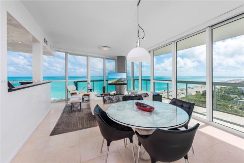 Condo in Miami Beach, Florida, 2 bedrooms  № 2022968 - photo 4
