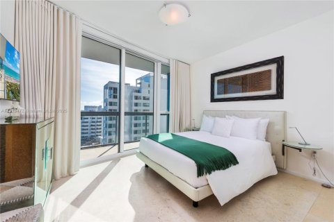 Condo in Miami Beach, Florida, 2 bedrooms  № 2022968 - photo 17