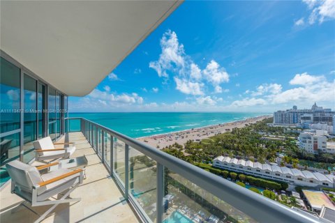 Condo in Miami Beach, Florida, 2 bedrooms  № 2022968 - photo 3