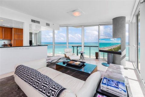 Condo in Miami Beach, Florida, 2 bedrooms  № 2022968 - photo 7