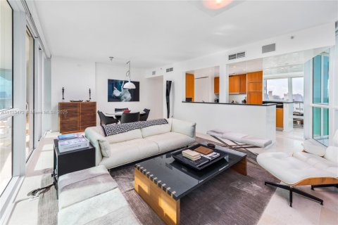 Condo in Miami Beach, Florida, 2 bedrooms  № 2022968 - photo 8