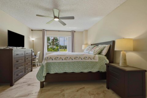Condo in Lake Worth, Florida, 2 bedrooms  № 2188818 - photo 10