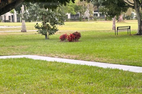 Condo in Lake Worth, Florida, 2 bedrooms  № 2188818 - photo 30